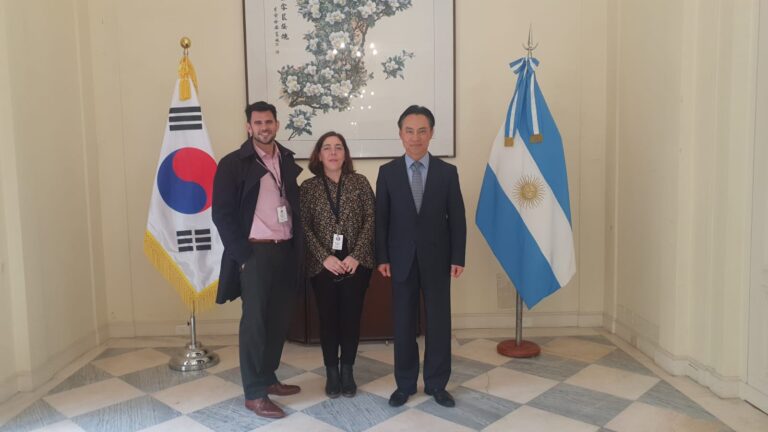 Presentaron de las nuevas autoridades de la Asociación Argentina de Estudios Coreanos (AAEC)